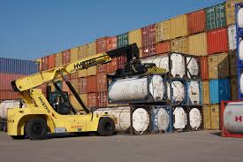 Gujarat: The Powerhouse of India’s Chemical Logistics 🚛⚗️